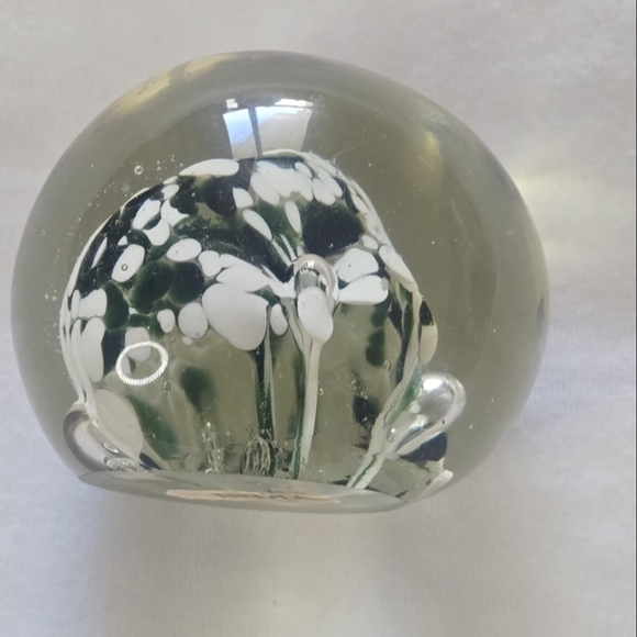Vintage Paperweight - Picture 3 of 6